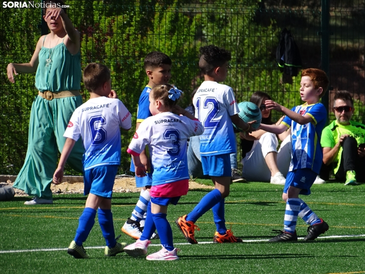 GALER&Iacute;A | Los m&aacute;s peque&ntilde;os meten gol en el I Torneo de F&uacute;tbol Debutante de Camaret