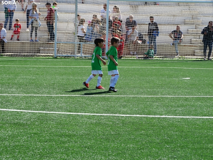 GALER&Iacute;A | Los m&aacute;s peque&ntilde;os meten gol en el I Torneo de F&uacute;tbol Debutante de Camaret