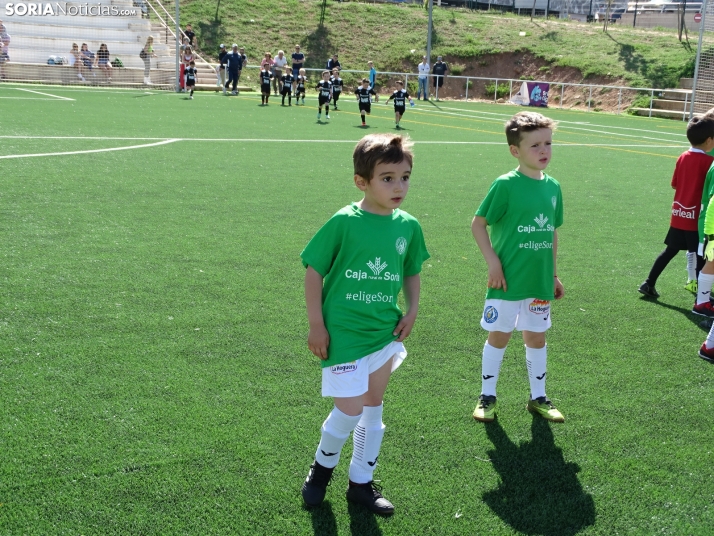 GALER&Iacute;A | Los m&aacute;s peque&ntilde;os meten gol en el I Torneo de F&uacute;tbol Debutante de Camaret