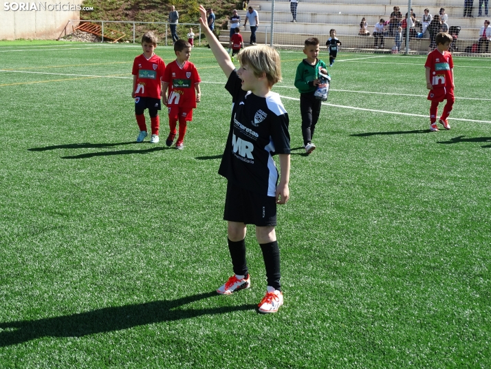 GALER&Iacute;A | Los m&aacute;s peque&ntilde;os meten gol en el I Torneo de F&uacute;tbol Debutante de Camaret