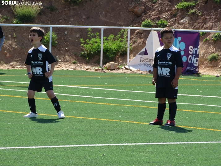 GALER&Iacute;A | Los m&aacute;s peque&ntilde;os meten gol en el I Torneo de F&uacute;tbol Debutante de Camaret