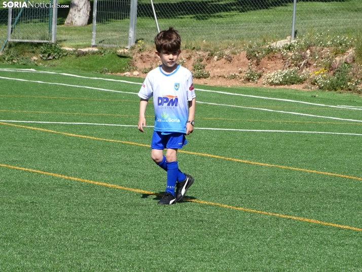 GALER&Iacute;A | Los m&aacute;s peque&ntilde;os meten gol en el I Torneo de F&uacute;tbol Debutante de Camaret