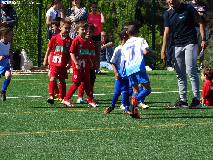 GALER&Iacute;A | Los m&aacute;s peque&ntilde;os meten gol en el I Torneo de F&uacute;tbol Debutante de Camaret