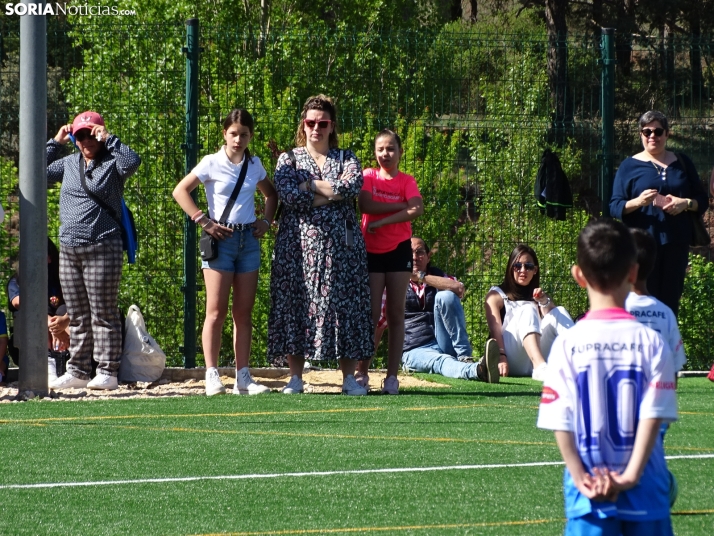 GALER&Iacute;A | Los m&aacute;s peque&ntilde;os meten gol en el I Torneo de F&uacute;tbol Debutante de Camaret