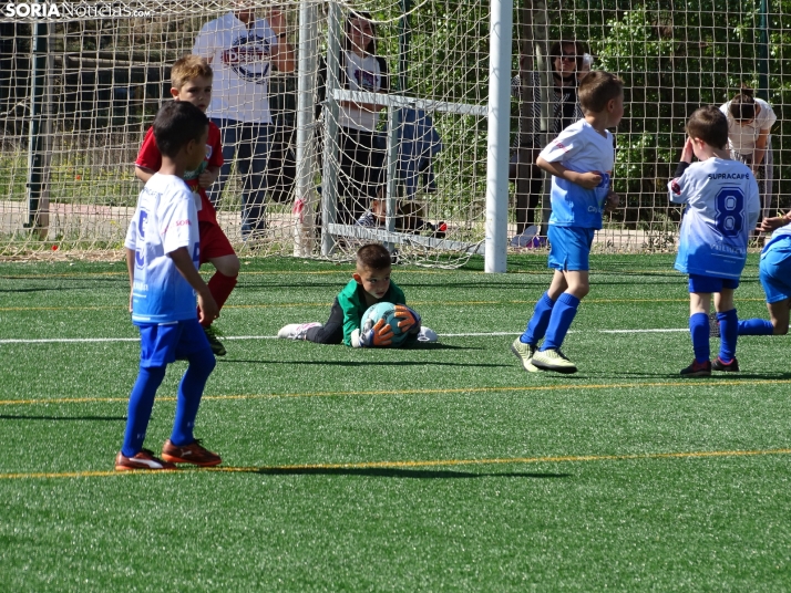 GALER&Iacute;A | Los m&aacute;s peque&ntilde;os meten gol en el I Torneo de F&uacute;tbol Debutante de Camaret