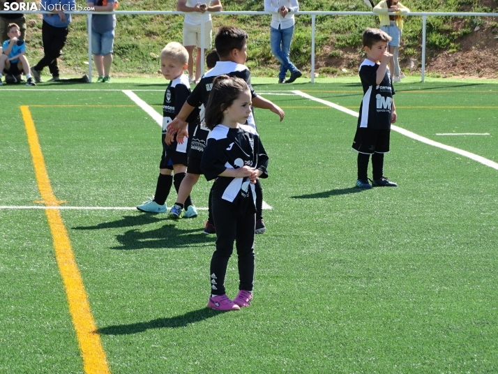 GALER&Iacute;A | Los m&aacute;s peque&ntilde;os meten gol en el I Torneo de F&uacute;tbol Debutante de Camaret