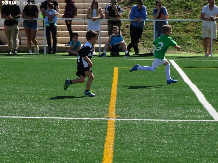 GALER&Iacute;A | Los m&aacute;s peque&ntilde;os meten gol en el I Torneo de F&uacute;tbol Debutante de Camaret