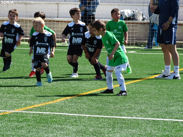 GALER&Iacute;A | Los m&aacute;s peque&ntilde;os meten gol en el I Torneo de F&uacute;tbol Debutante de Camaret