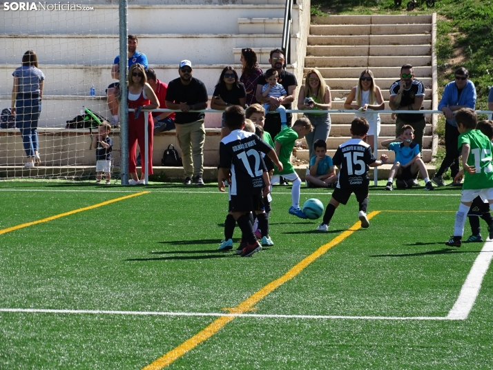 GALER&Iacute;A | Los m&aacute;s peque&ntilde;os meten gol en el I Torneo de F&uacute;tbol Debutante de Camaret