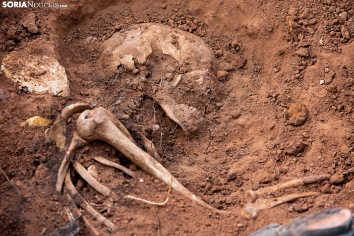 ‘Recuerdo y Dignidad’ encuentra los primeros restos en el cementerio de Las Casas