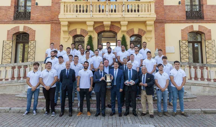Mañueco reconoce el valor y el esfuerzo del Valladolid de rugby tras ganar la Copa del Rey 