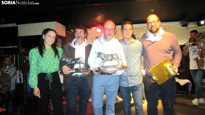 La Pe&ntilde;a 'El Cuadro' celebra su Toro de Plata, entregando los premios de literatura y pintura