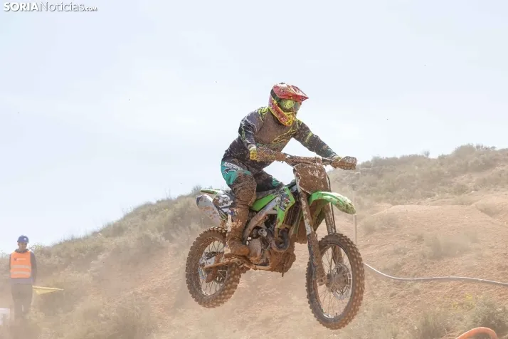 Fotos: El espect&aacute;culo del mejor motocross nacional aterriza en San Esteban