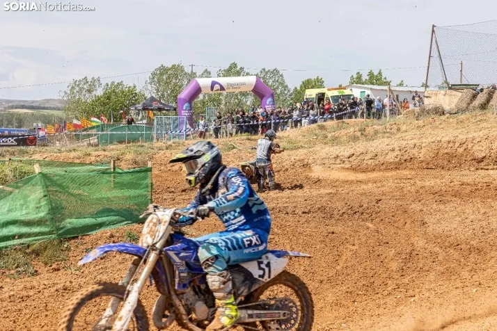 Fotos: El espect&aacute;culo del mejor motocross nacional aterriza en San Esteban