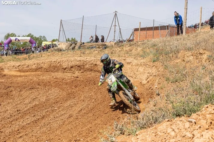 Fotos: El espect&aacute;culo del mejor motocross nacional aterriza en San Esteban