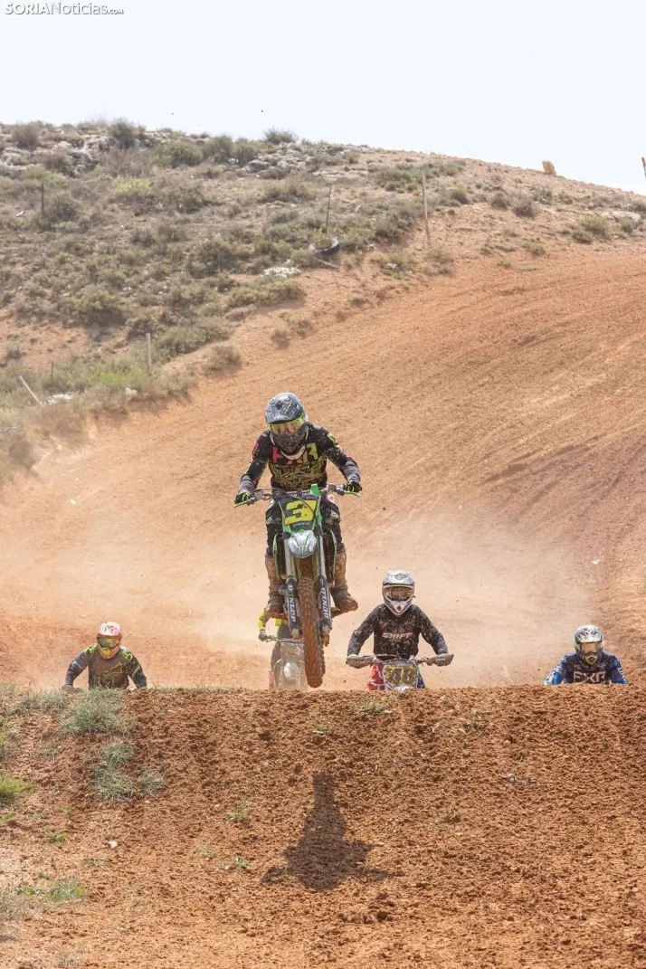 Fotos: El espect&aacute;culo del mejor motocross nacional aterriza en San Esteban