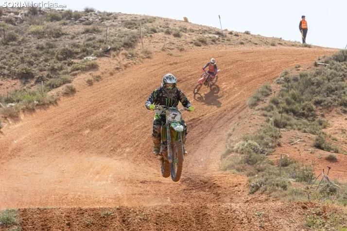 Fotos: El espect&aacute;culo del mejor motocross nacional aterriza en San Esteban