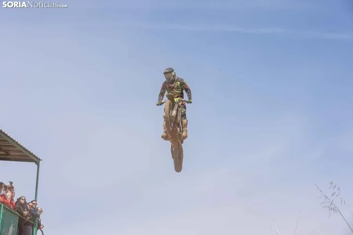Fotos: El espect&aacute;culo del mejor motocross nacional aterriza en San Esteban