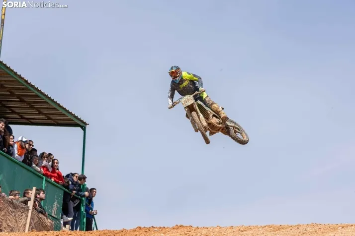 Fotos: El espect&aacute;culo del mejor motocross nacional aterriza en San Esteban
