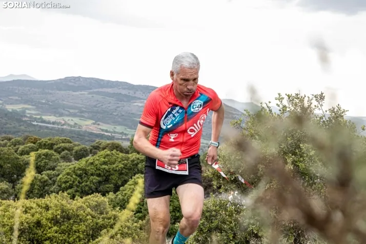 Fotos: Dos centenares de deportistas recorren los parajes m&aacute;s espectaculares de las m&aacute;rgenes del