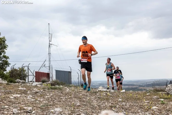 Fotos: Dos centenares de deportistas recorren los parajes m&aacute;s espectaculares de las m&aacute;rgenes del