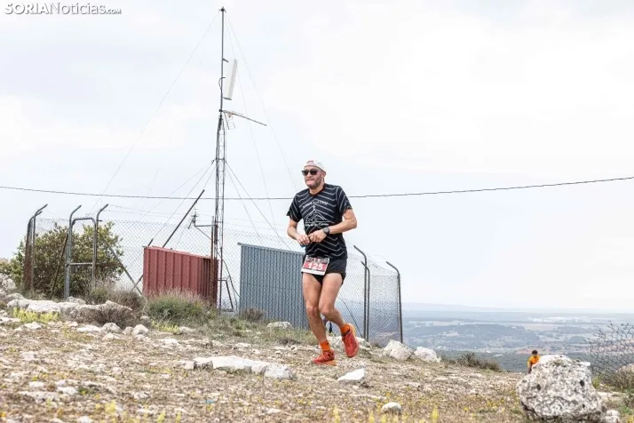 Fotos: Dos centenares de deportistas recorren los parajes m&aacute;s espectaculares de las m&aacute;rgenes del