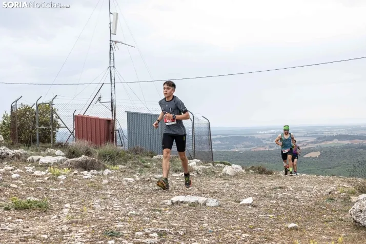 Fotos: Dos centenares de deportistas recorren los parajes m&aacute;s espectaculares de las m&aacute;rgenes del
