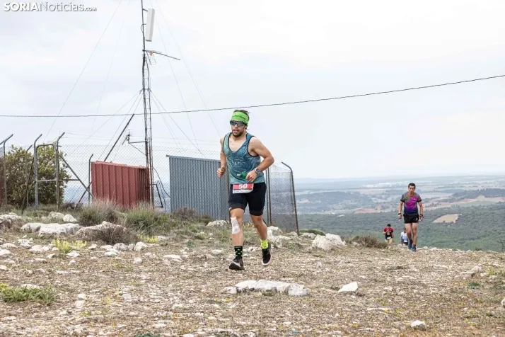 Fotos: Dos centenares de deportistas recorren los parajes m&aacute;s espectaculares de las m&aacute;rgenes del