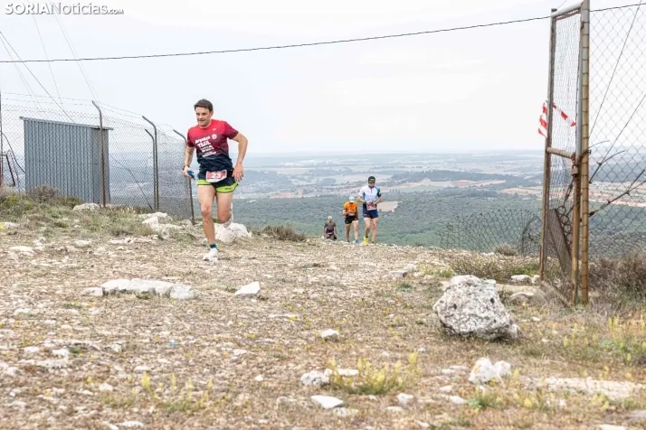 Fotos: Dos centenares de deportistas recorren los parajes m&aacute;s espectaculares de las m&aacute;rgenes del
