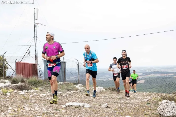 Fotos: Dos centenares de deportistas recorren los parajes m&aacute;s espectaculares de las m&aacute;rgenes del