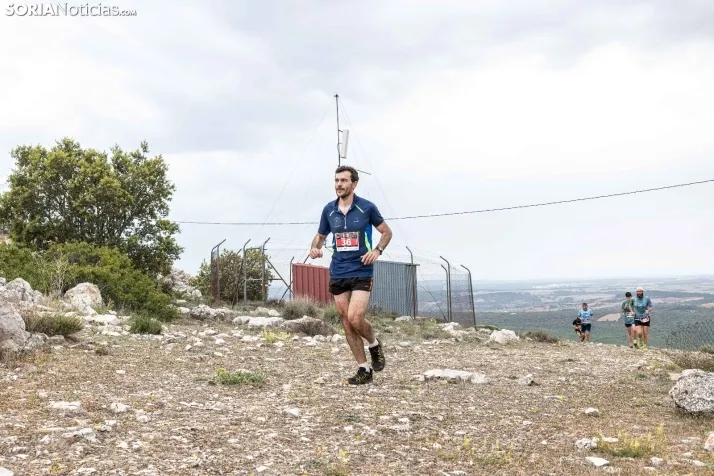 Fotos: Dos centenares de deportistas recorren los parajes m&aacute;s espectaculares de las m&aacute;rgenes del