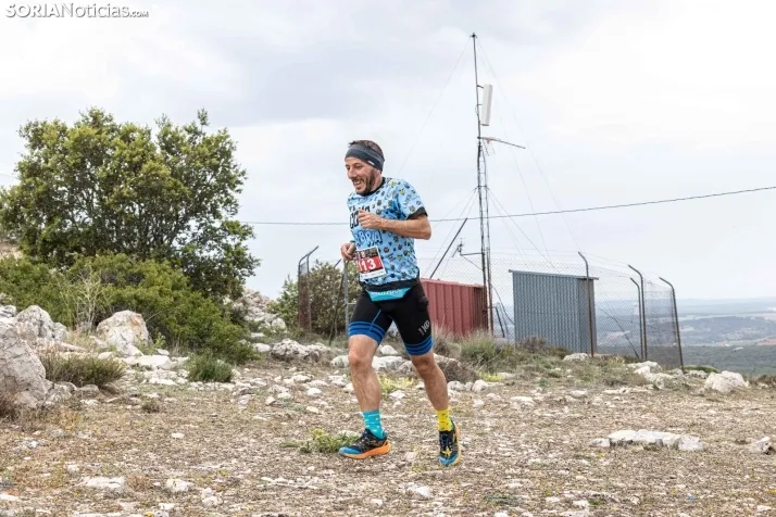 Fotos: Dos centenares de deportistas recorren los parajes m&aacute;s espectaculares de las m&aacute;rgenes del