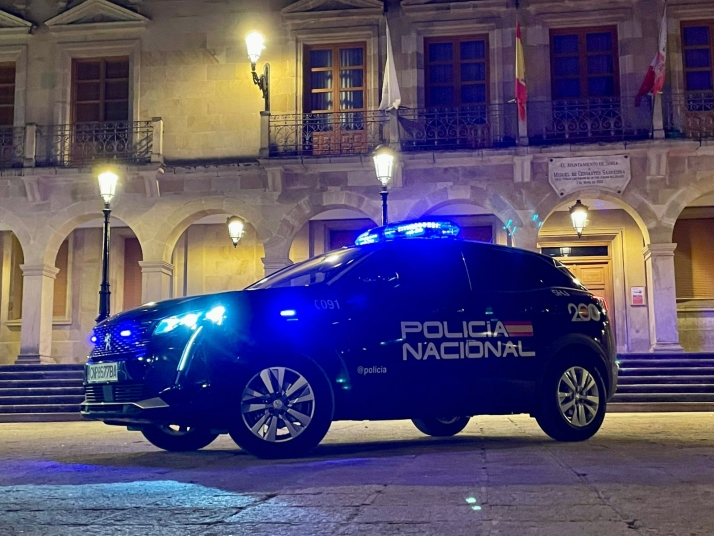 Detenida una mujer de 32 años por sustraer 5.000 euros y una tableta de chocolate de un domicilio en Soria