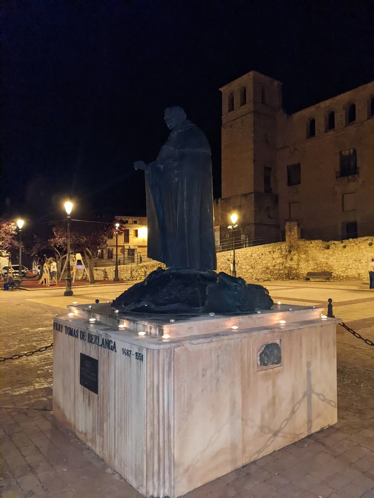 Foto 2 - Fotos: Berlanga de Duero celebra la noche de San Juan con hoguera y chocolatada
