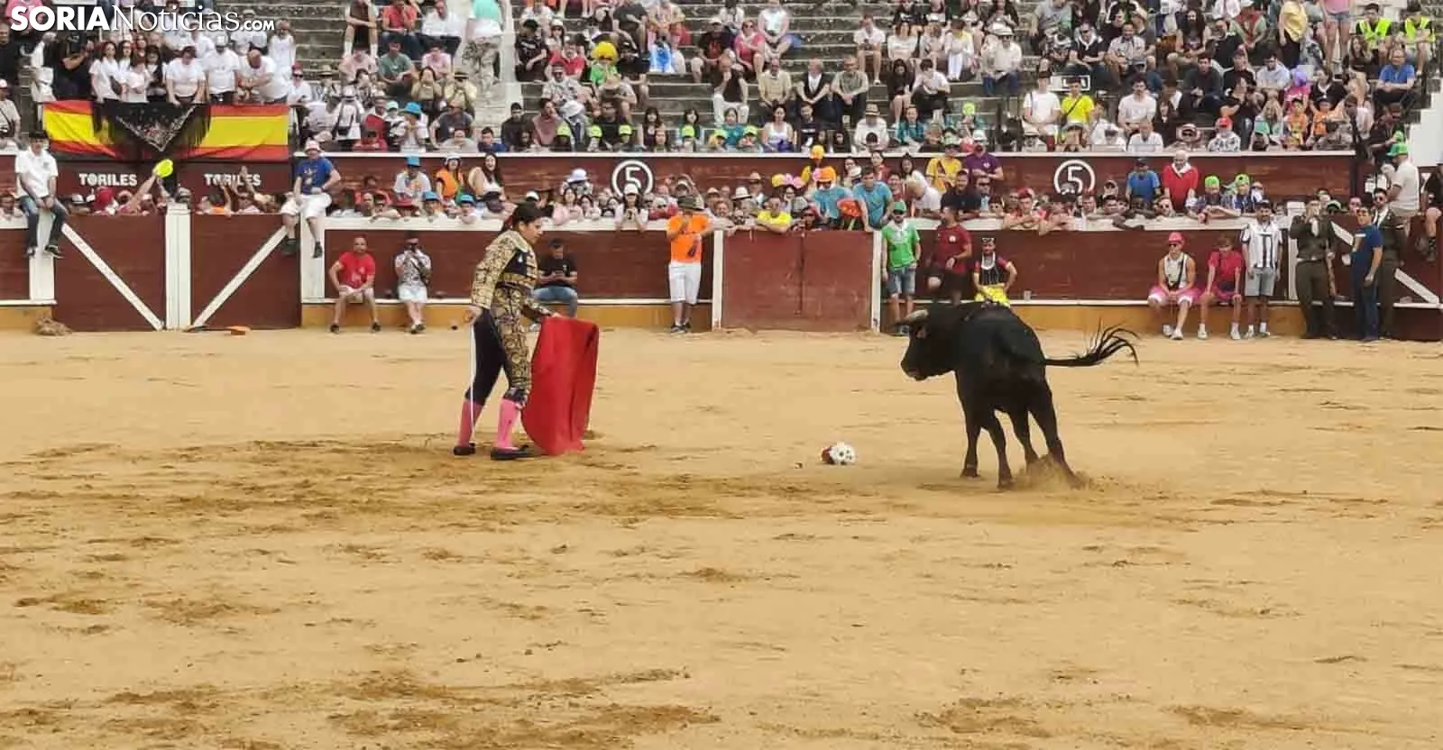 Foto 2 - &iquest;Una mujer de luces en el Viernes de Toros?