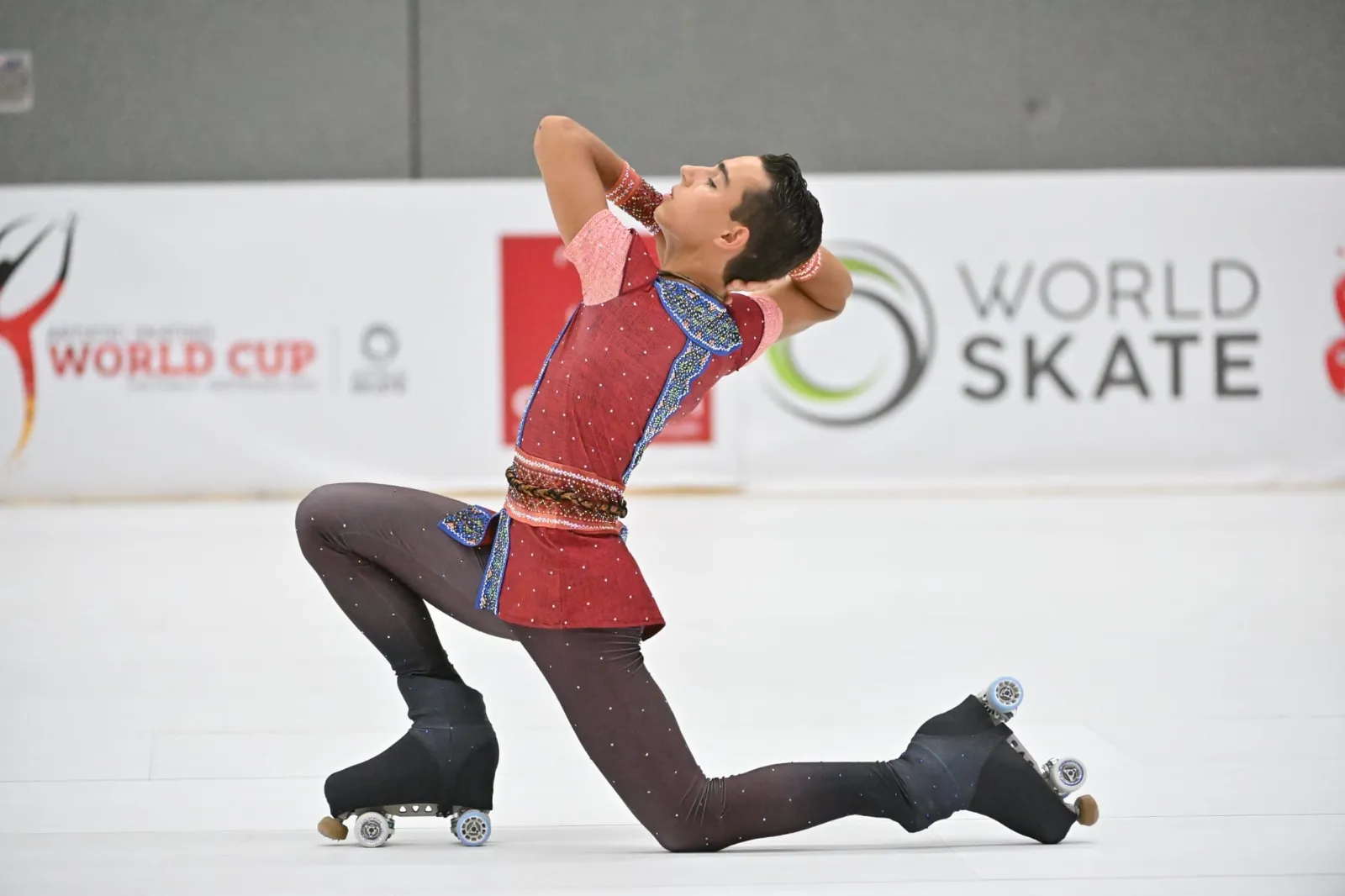 Foto 2 - H&eacute;ctor D&iacute;ez, por la puerta grande hacia la Copa del Mundo de Patinaje Art&iacute;stico