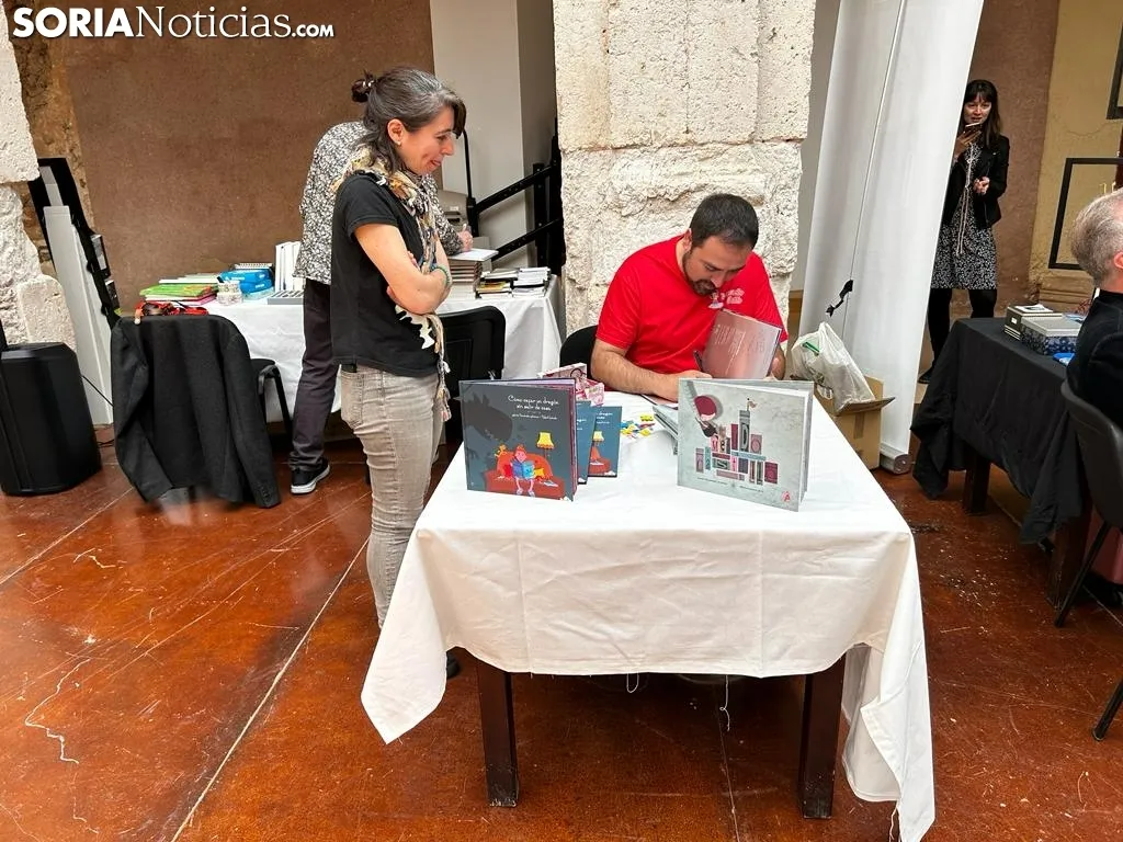 Foto 11 - Gran acogida en la I Feria del Libro de Medinaceli 