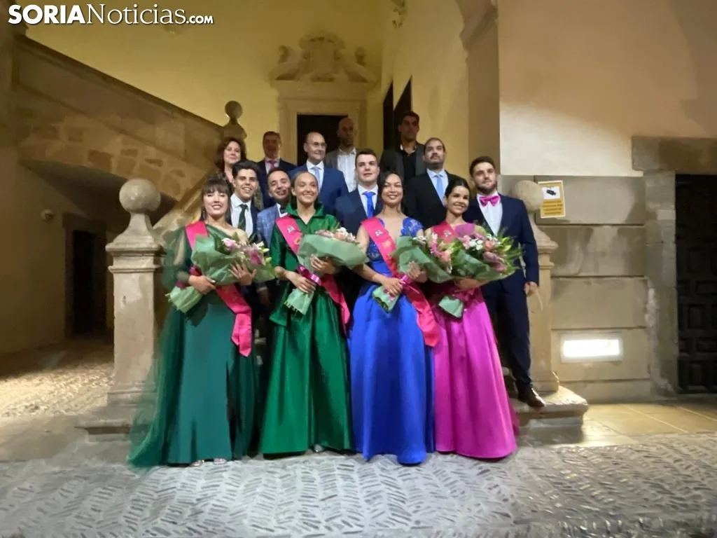 Foto 11 - &Aacute;greda da comienzo a sus fiestas con la presentaci&oacute;n su Reina y Damas