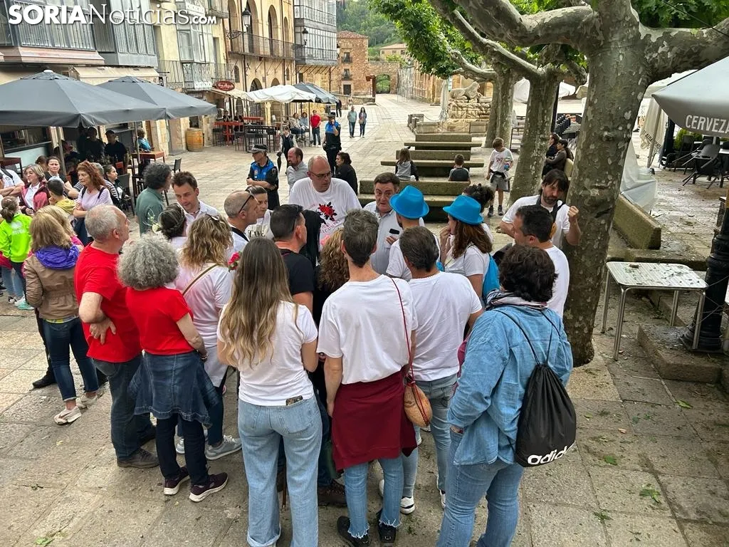 Foto 2 - Los jurados y M&iacute;nguez parten hacia Valonsadero decididos a festejar &lsquo;La Compra&rsquo;: &ldquo;San Juan se celebra pase lo que pase&rdquo;