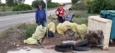 Foto 9 - Montejo de Tiermes recoge m&aacute;s de 2 toneladas de basura en sus montes 
