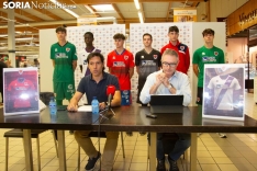 Presentación de las camisetas del Club Deportivo Numancia. María Ferrer