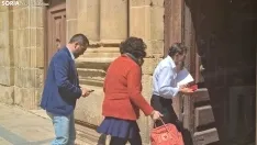 José Manuel Hernando y Javier Muñoz Expósito entrando a su reunión con la JEZS. /SN