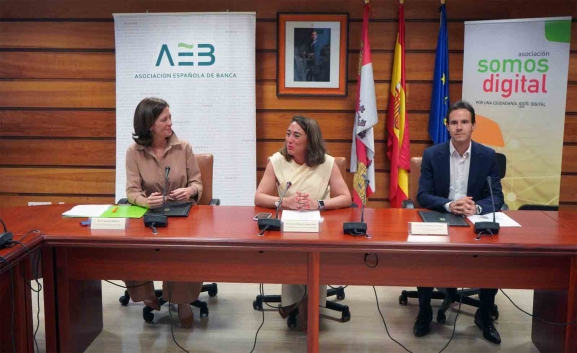 Castilla y León fomenta la formación en banca online segura con un convenio entre la Asociación Española de Banca y Somos Digital