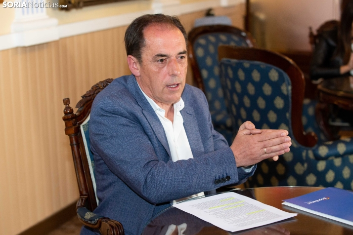 Serrano ante los votos para Diputación: ¿Socialistos o socialistas?. ¿Todos los ciudadanos iguales o diferentes?