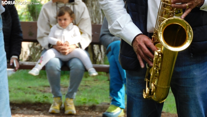 GALERÍA | La Escuela de Música de Golmayo saca la música a la calle en su I Maratón 