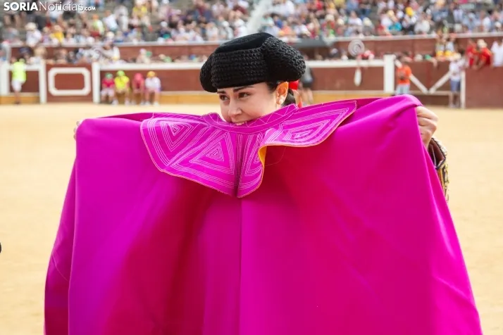 Revive el Viernes &lsquo;de Toros&rsquo;: Las mejores fotos de la Feria Taurina, sanjuanea con Irene y Ana o la aparici&oacute;n de Estrella Mag&aacute;n | Imagen 2