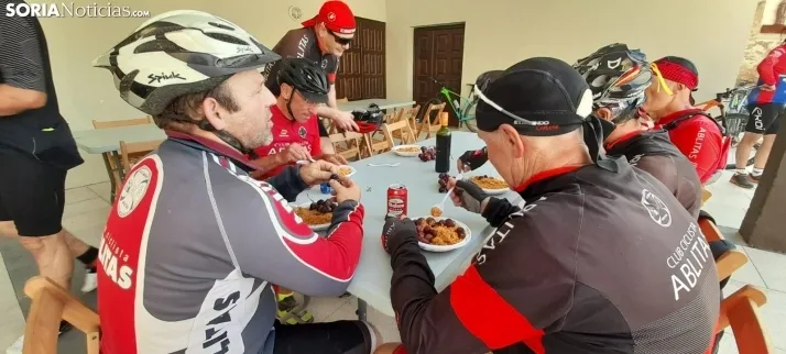 50 ciclistas se unen para "peregrinar" a La Virgen de los Milagros