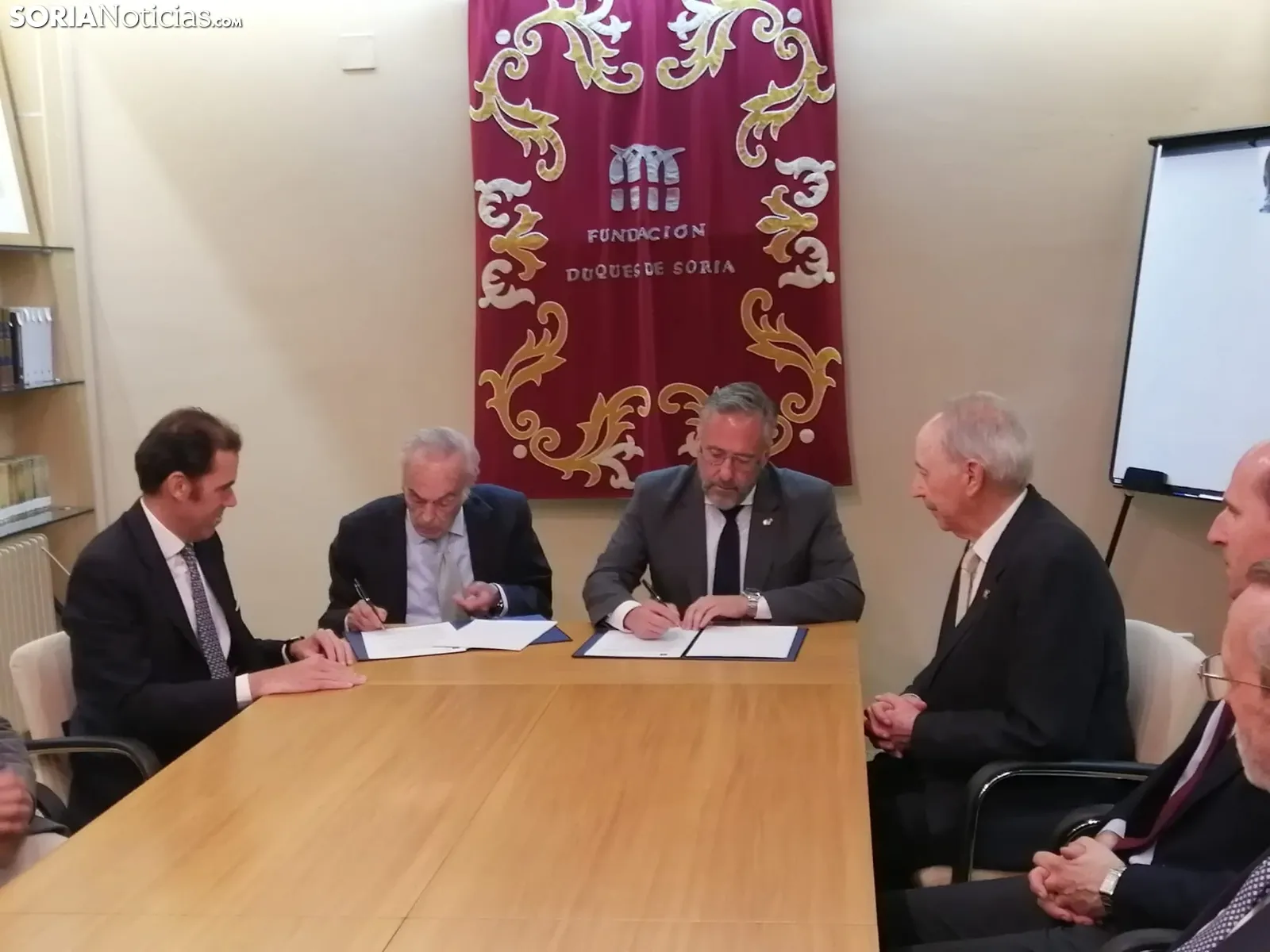 Foto 2 - La Fundaci&oacute;n Duques de Soria firma un convenio de colaboraci&oacute;n con la Fundaci&oacute;n de CyL para apoyar los Seminarios sobre Hispanismo Internacional