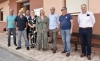 Alcaldes y responsables de las administraciones provincial y regional a las puertas del ayuntamiento de Castilruiz. /Dip.