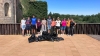 Foto 1 - Un grupo de voluntarios recoge la basura de Almazán en la quinta jornada 'Contra la Basuraleza'